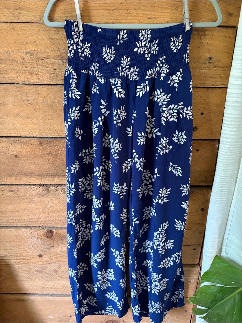 Smocked Waist Navy Floral pants